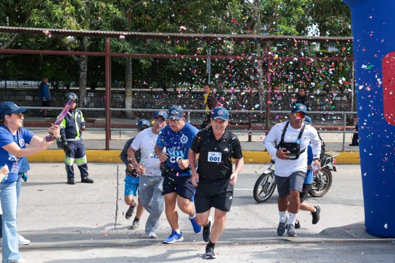 Corte de Constitucionalidad conmemoró los 203 Años de Independencia de Guatemala.